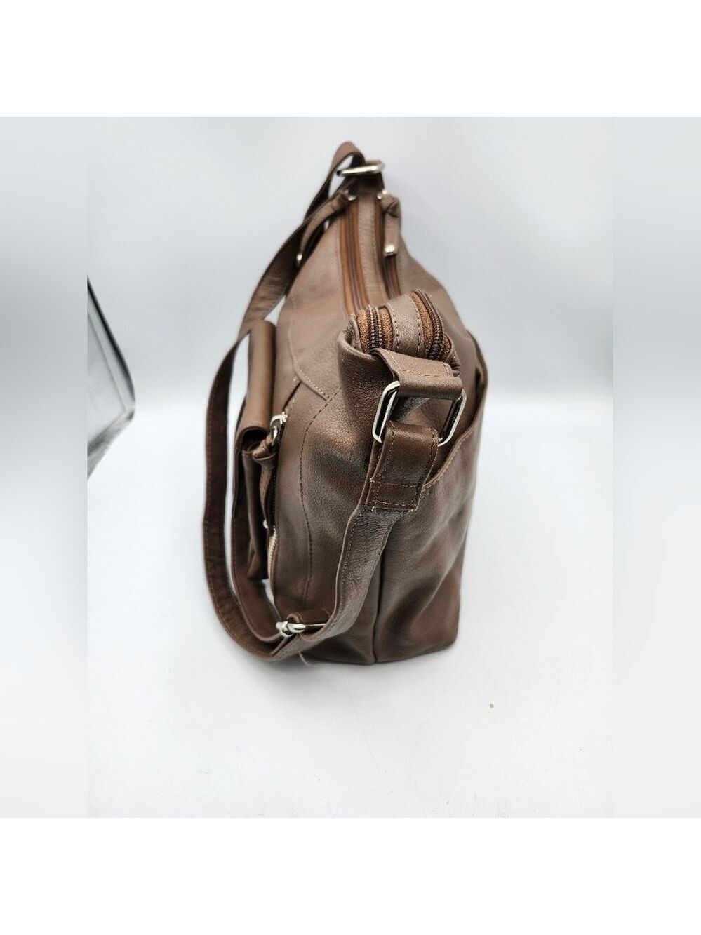 Great American Leathrr Works Chic Brown Leather Shoulder Bag - Picture 4 of 7